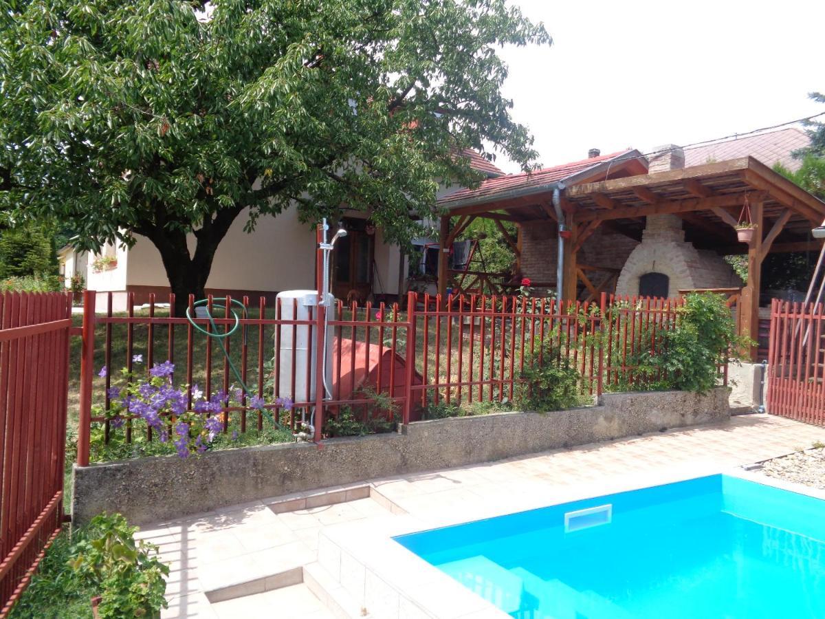 Irénke Apartman *